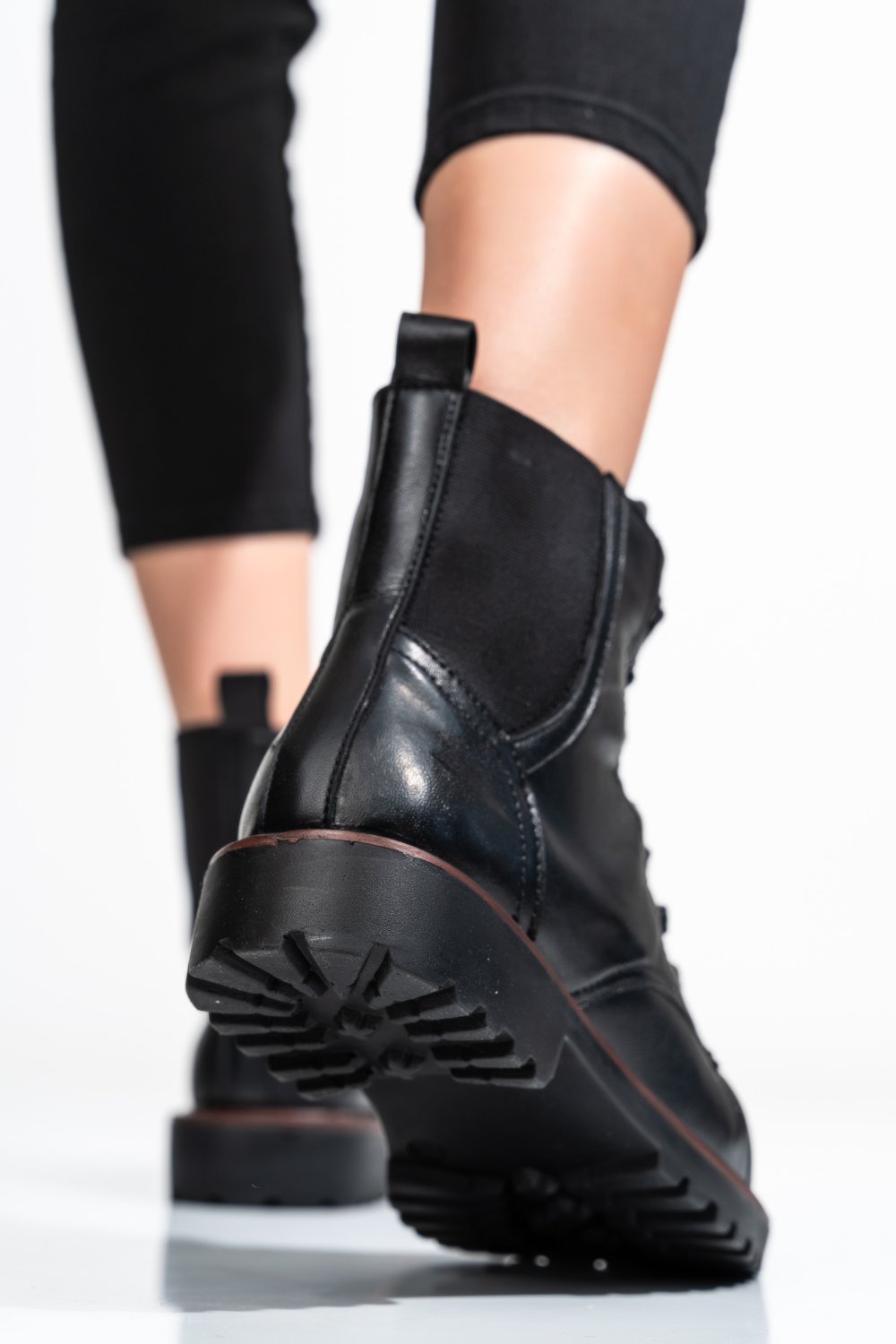 GHETE DAMA DE IARNA PIELE NATURALA NEGRE CAPTUSITE 8S77100