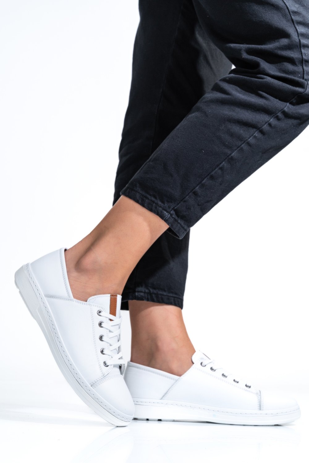 PANTOFI SPORT ALBI PIELE NATURALA ASPKD001