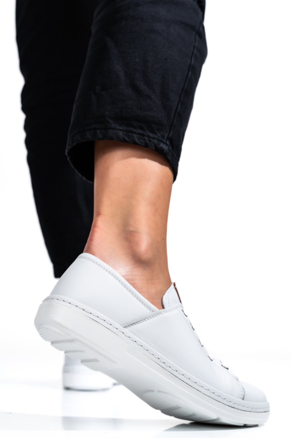 PANTOFI SPORT ALBI PIELE NATURALA ASPKD001