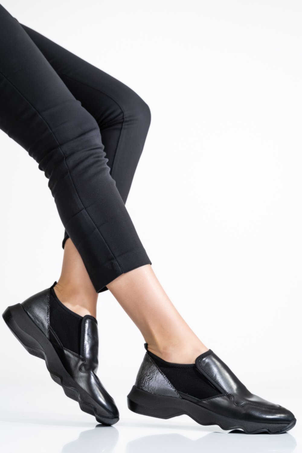 PANTOFI SPORT FEMEI PIELE NATURALA NEGRI 3S770858096-002