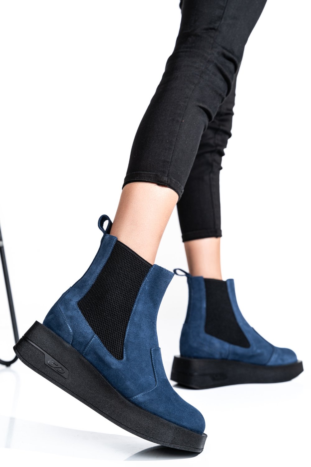 GHETE DAMA DE IARNA PIELE NATURALA INTOARSA BLEUMARIN 2S7700