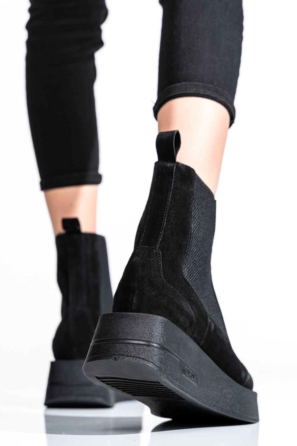 GHETE NEGRE PIELE NATURALA INTOARSA 2S7700