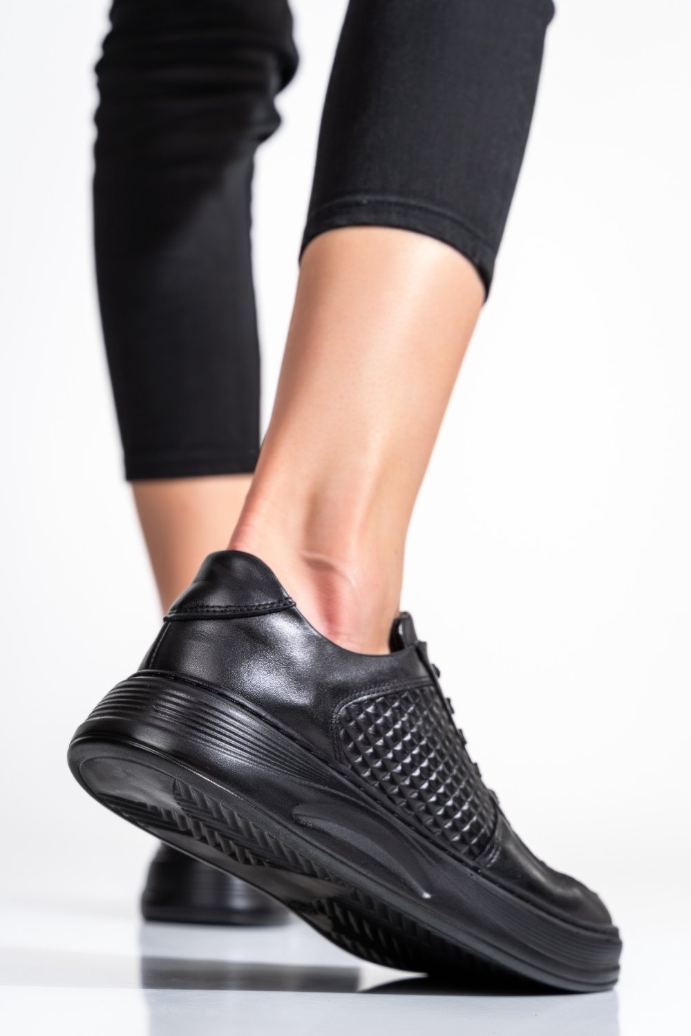 PANTOFI NEGRI PIELE NATURALA APCKD330