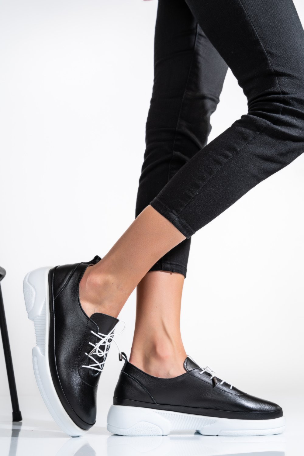 PANTOFI SPORT NEGRI PIELE NATURALA APCKD23099