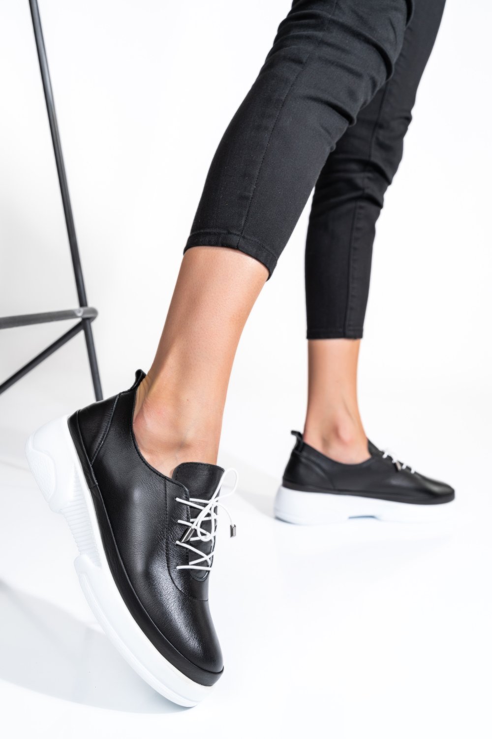 PANTOFI SPORT NEGRI PIELE NATURALA APCKD23099