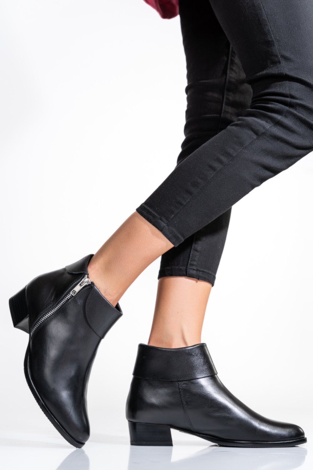 GHETE DAMA PIELE NATURALA NEGRE CU TOC MIC 6S77548