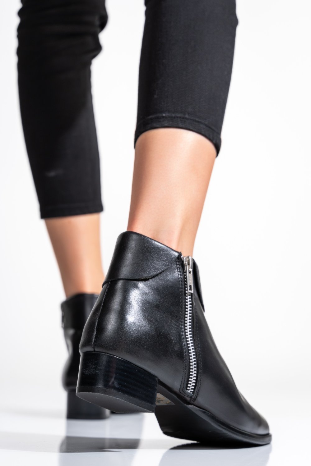 GHETE DAMA PIELE NATURALA NEGRE CU TOC MIC 6S77548