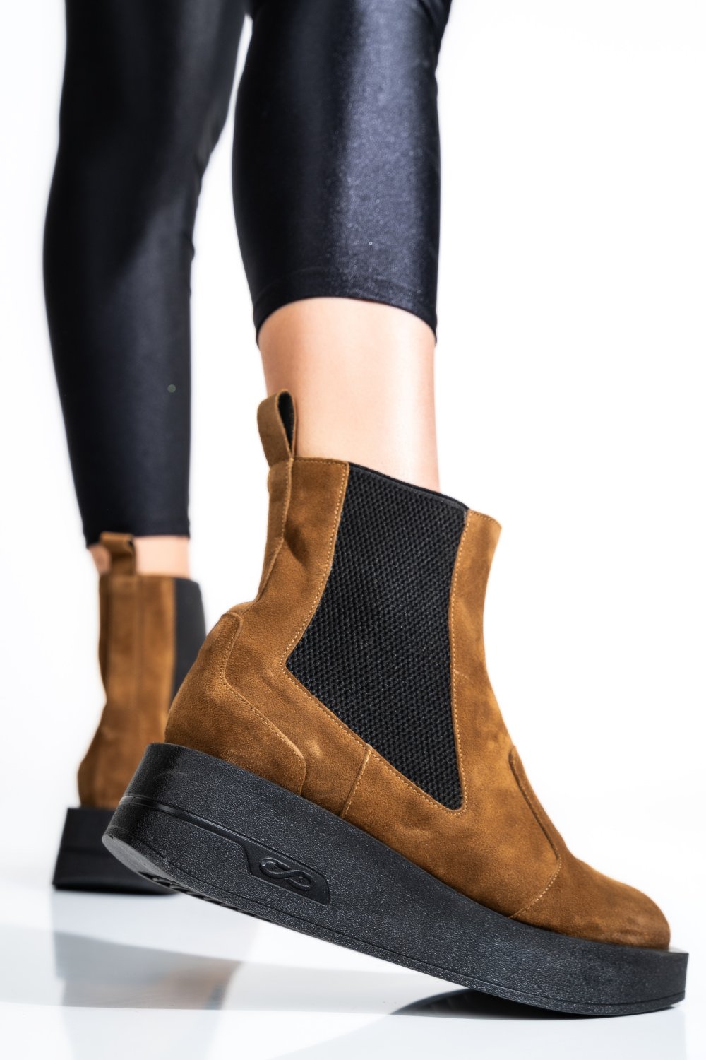 GHETE FEMEI IMBLANITE PIELE NATURALA INTOARSA MARO 2S7700