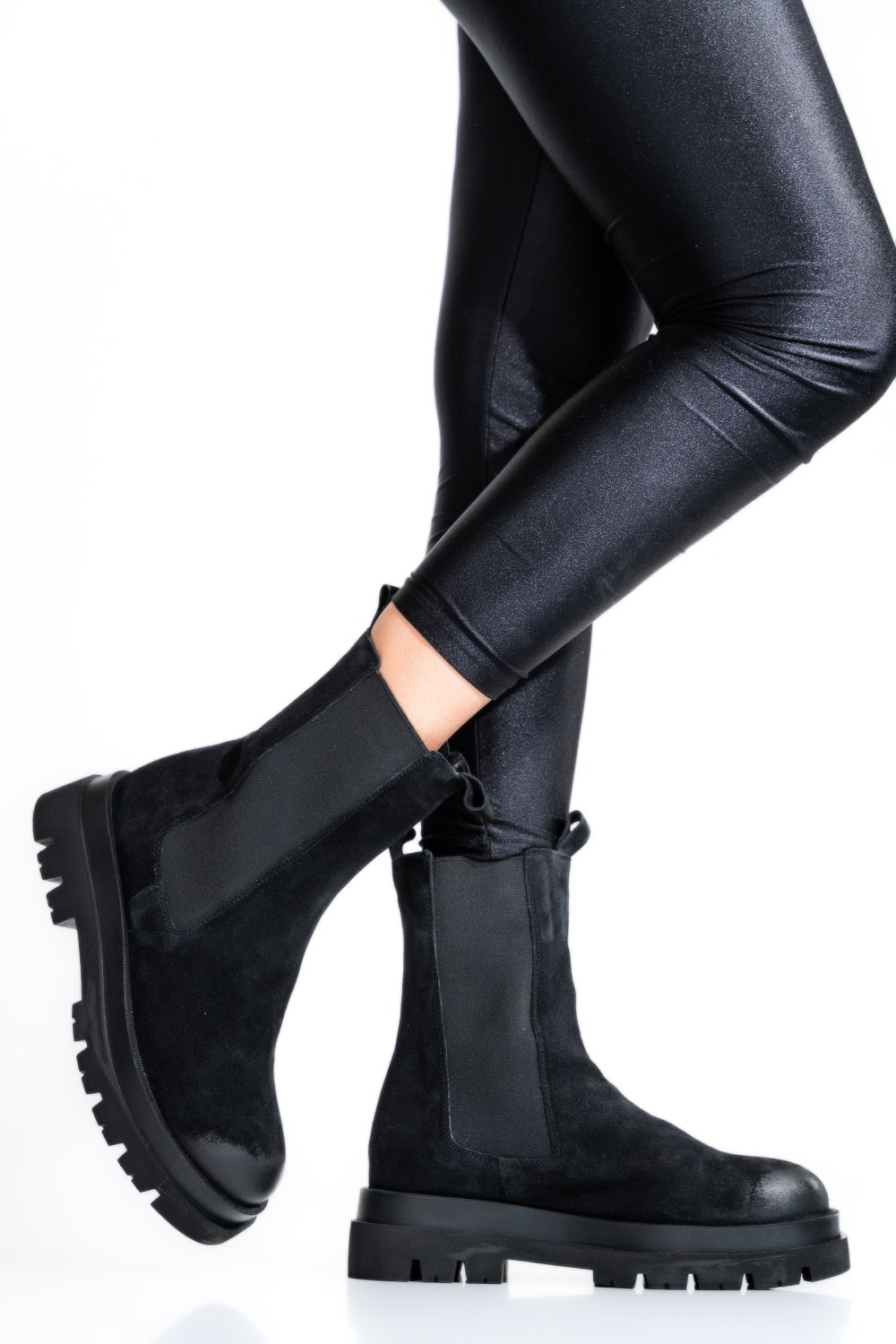 GHETE NEGRE PIELE NATURALA INTOARSA 2S77170