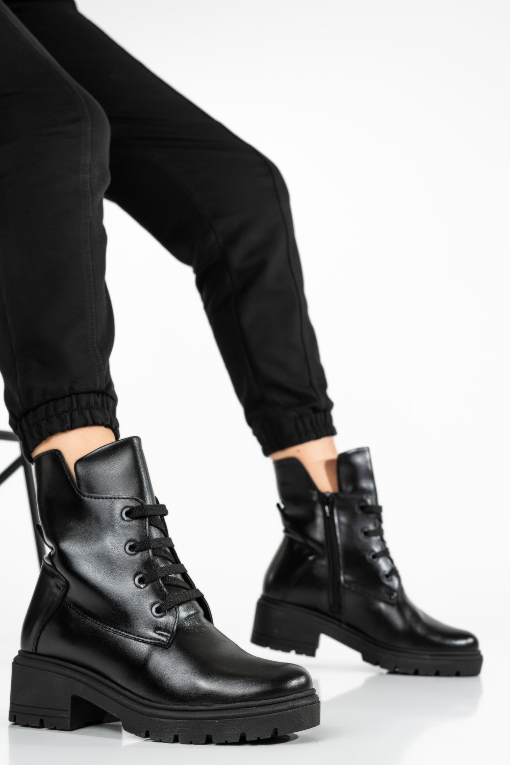 GHETE FEMEI PIELE NATURALA NEGRE 9S7748
