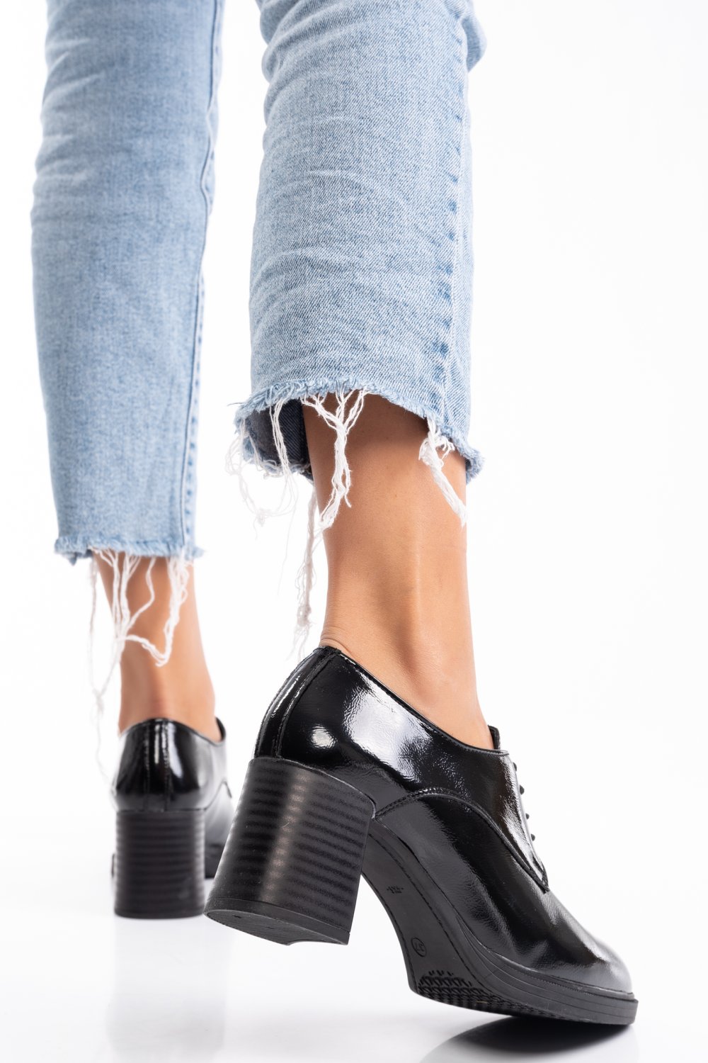 BOTINE DAMA PIELE NATURALA LACUITA NEGRE 2S7712626NPK