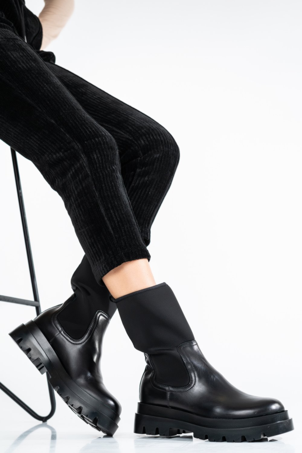 GHETE FEMEI PIELE NATURALA NEGRE 9S77007