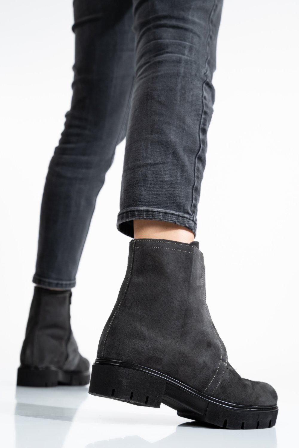 GHETE FEMEI PIELE NATURALA INTOARSA GRI INCHIS 1S7770