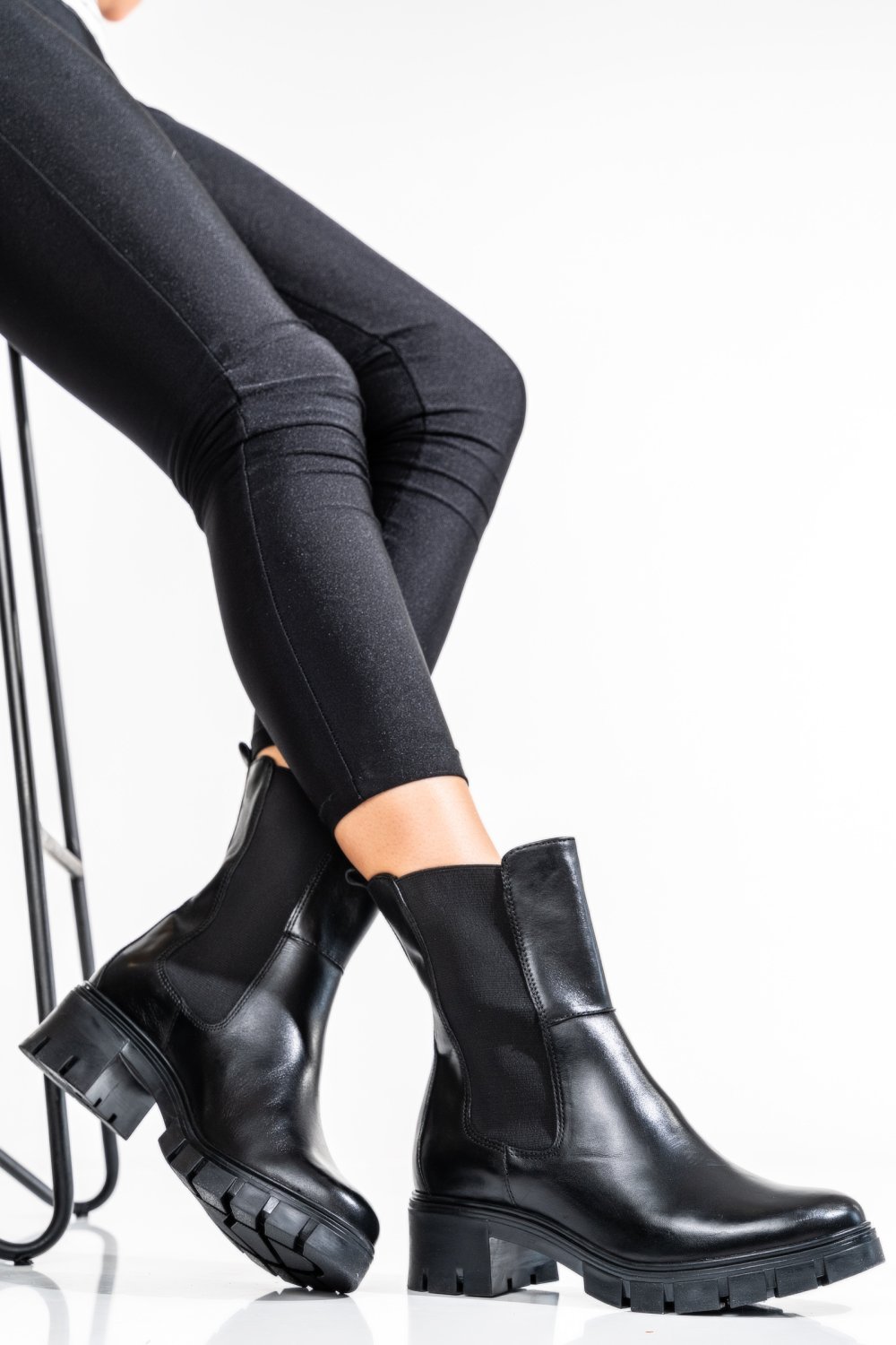 GHETE FEMEI PIELE NATURALA NEGRE VB083202