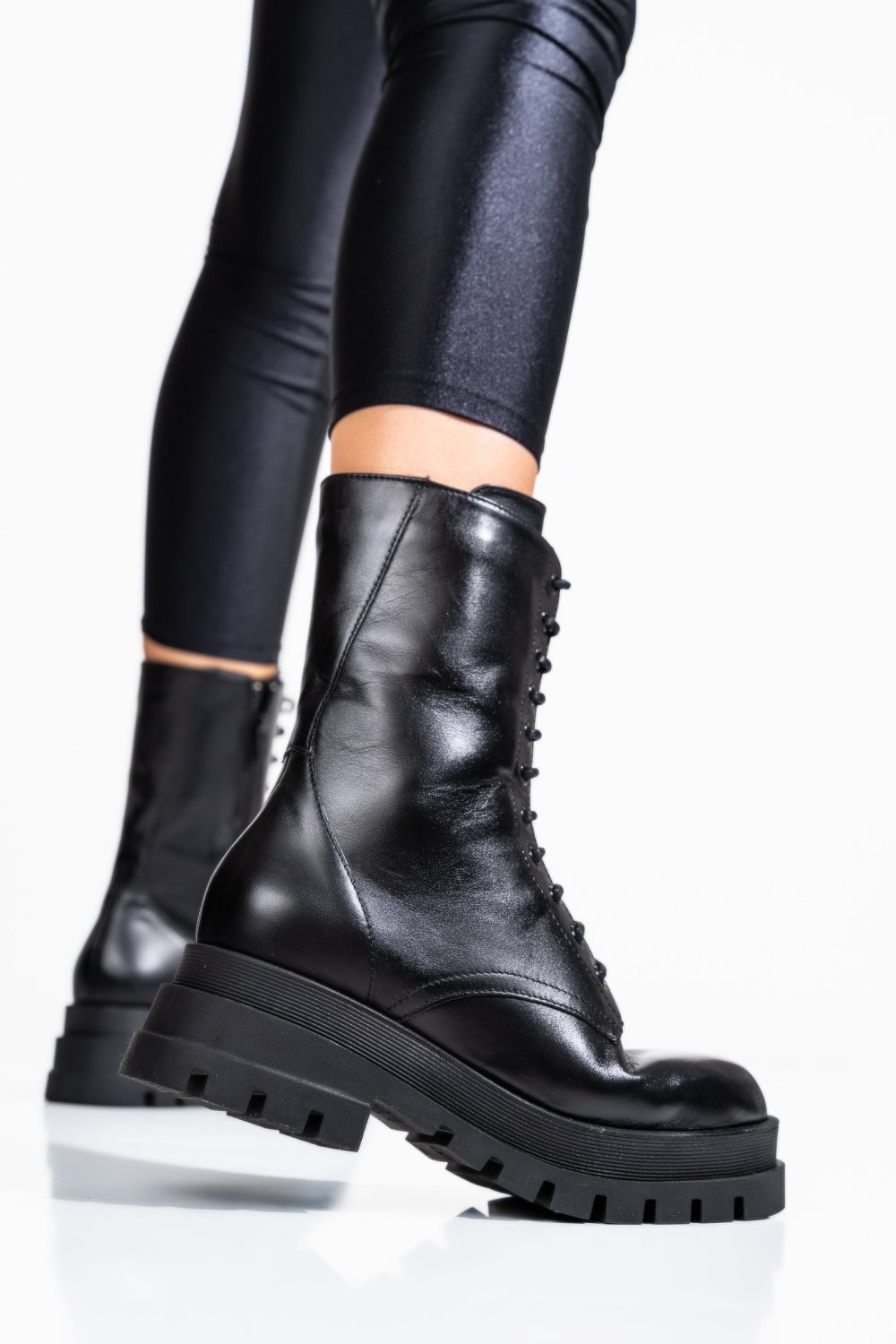 GHETE FEMEI PIELE NATURALA NEGRE 2S7752-1