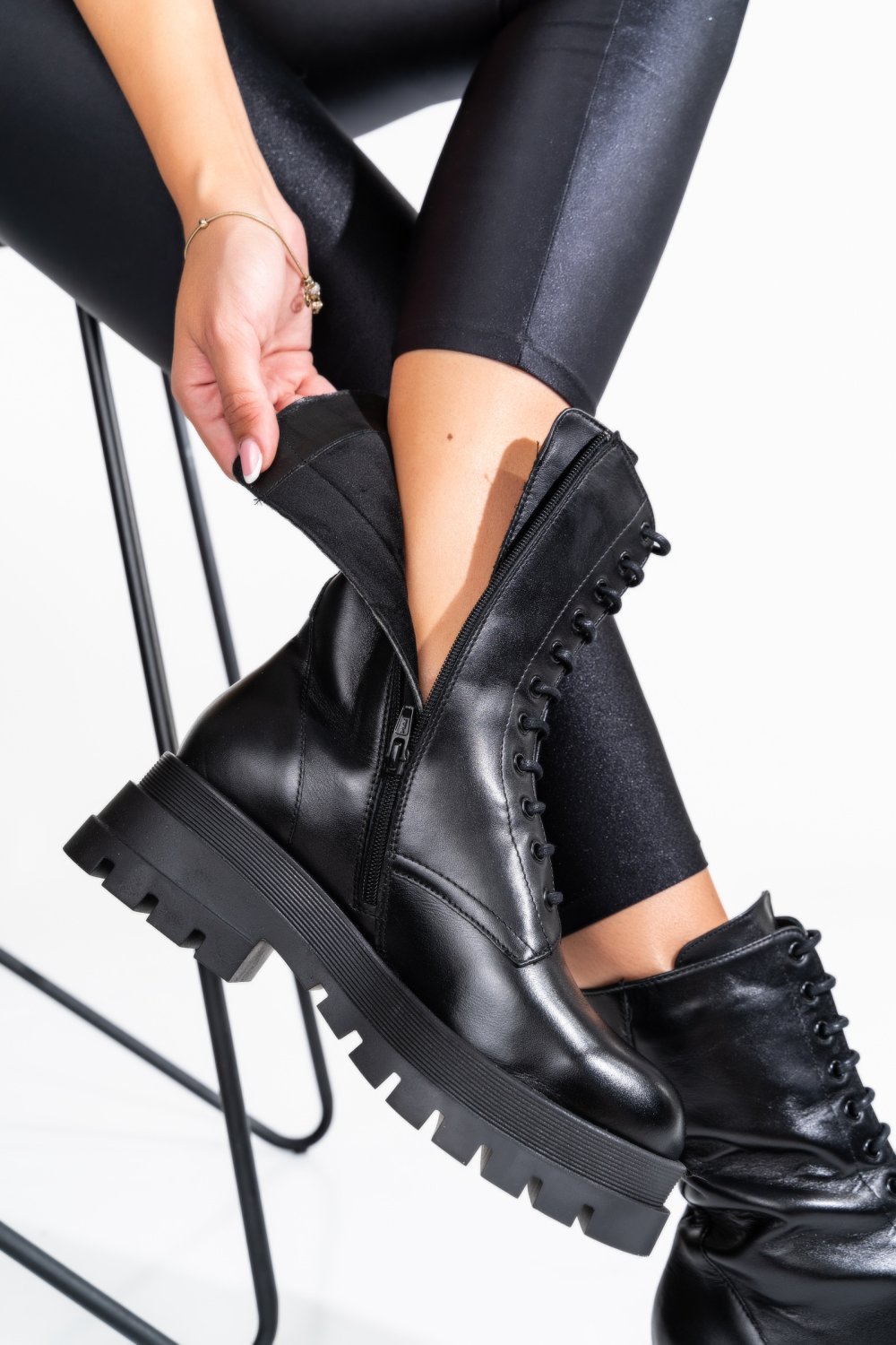 GHETE FEMEI PIELE NATURALA NEGRE 2S7752-1