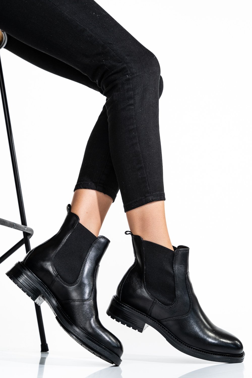 GHETE DAMA DE IARNA PIELE NATURALA NEGRE WS77H66H03