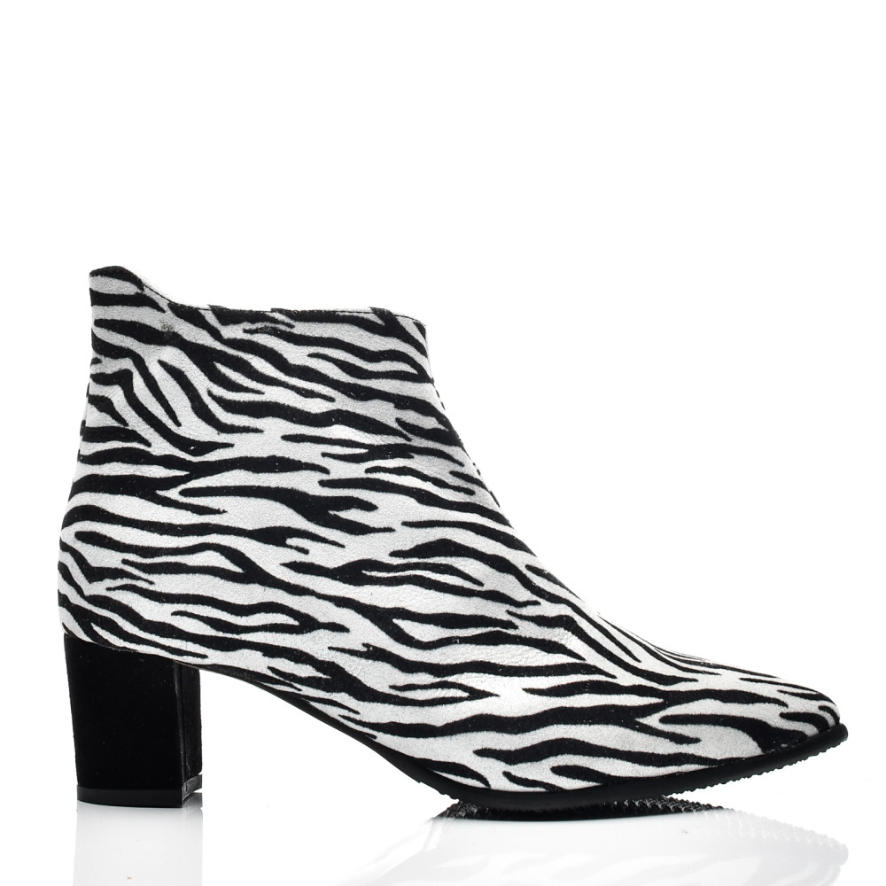 BOTINE DAMA PIELE NATURALA INTOARSA ALB NEGRU 7S7723