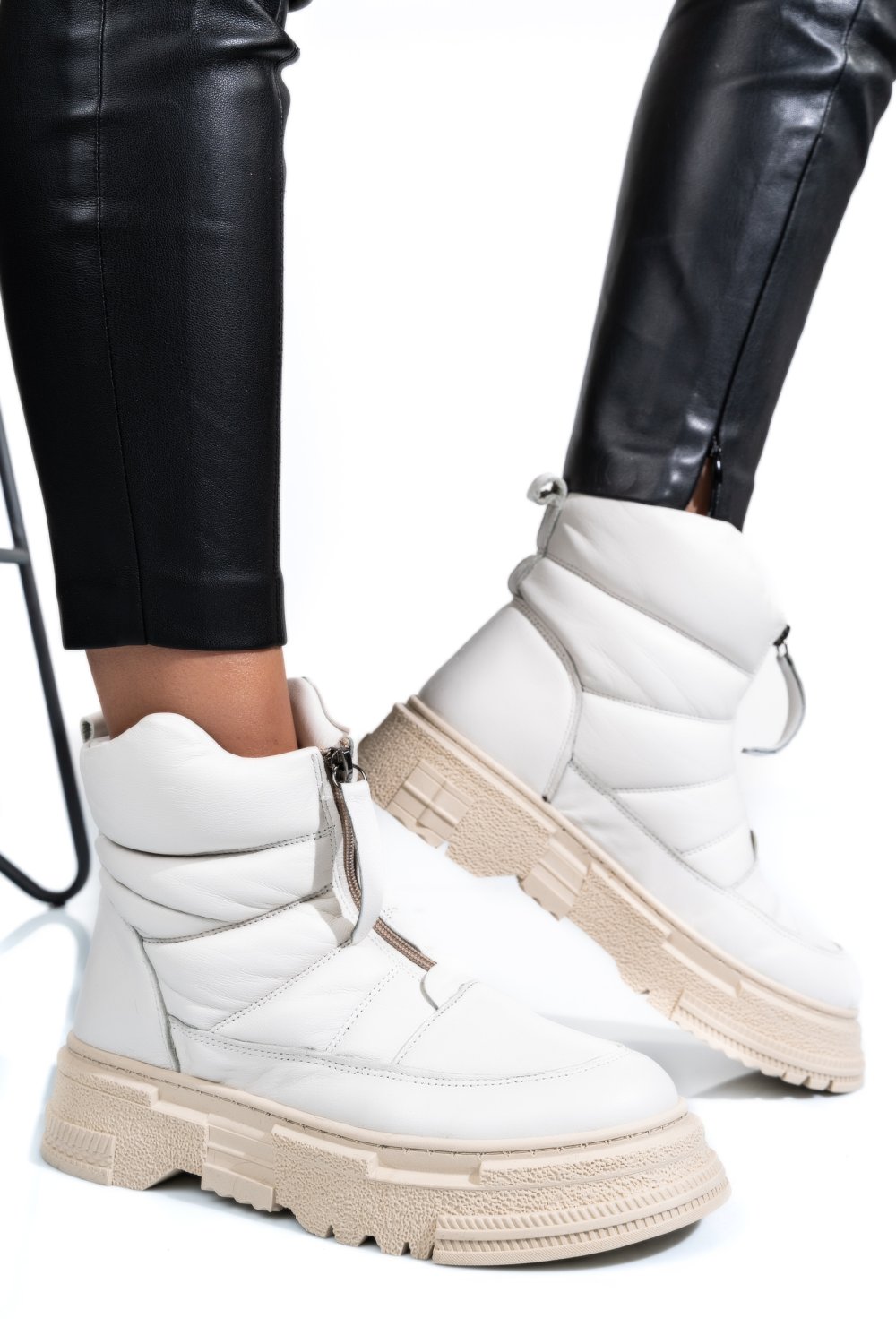 GHETE ALBE PIELE NATURALA APCK4003