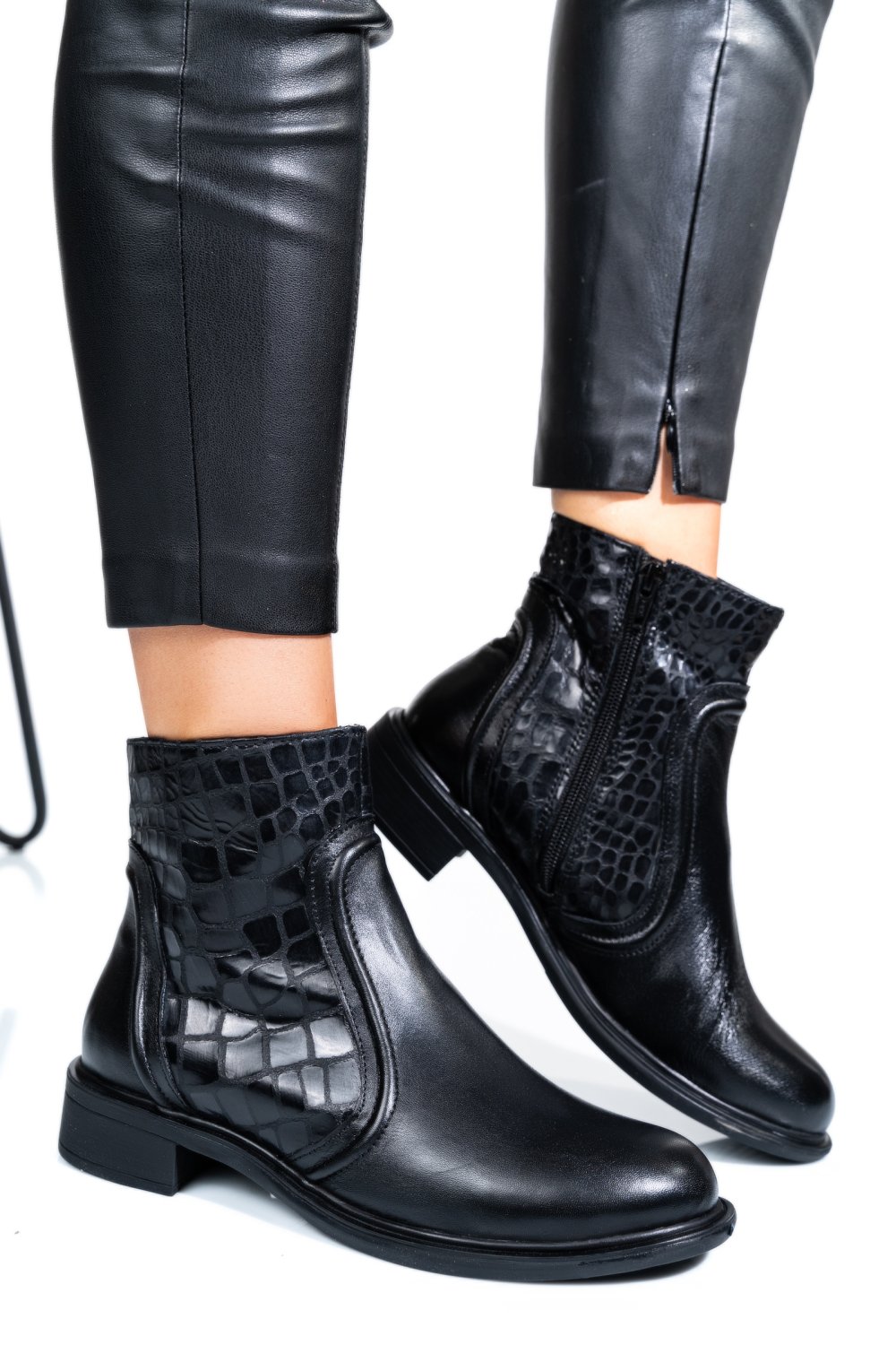 GHETE DAMA CAPTUSITE PIELE NATURALA NEGRE CAPTUSITE 7S77604