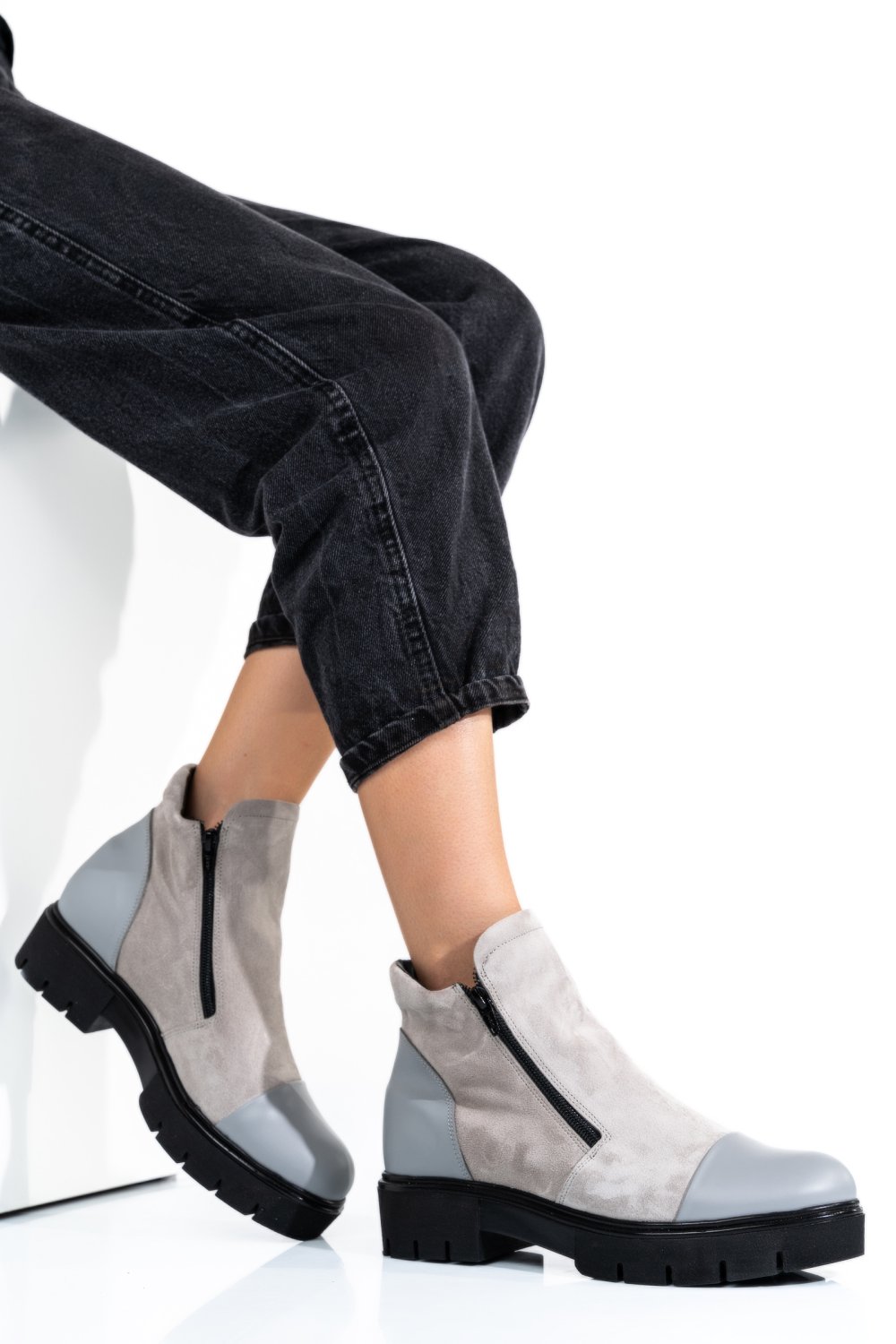 GHETE GRI PIELE NATURALA INTOARSA 0PC04