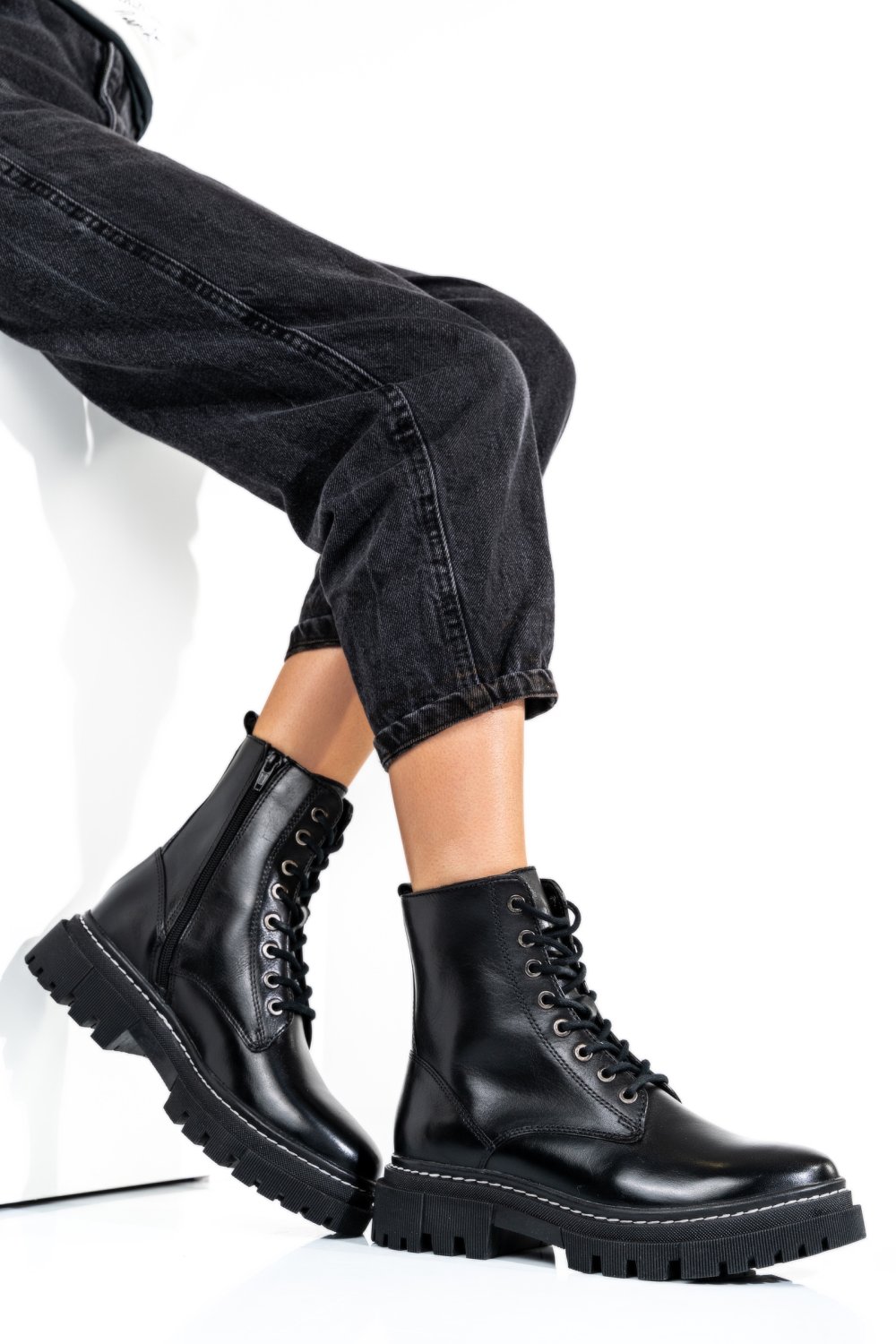 GHETE DAMA CU SIRETURI PIELE NATURALA NEGRE VS77B06-3201