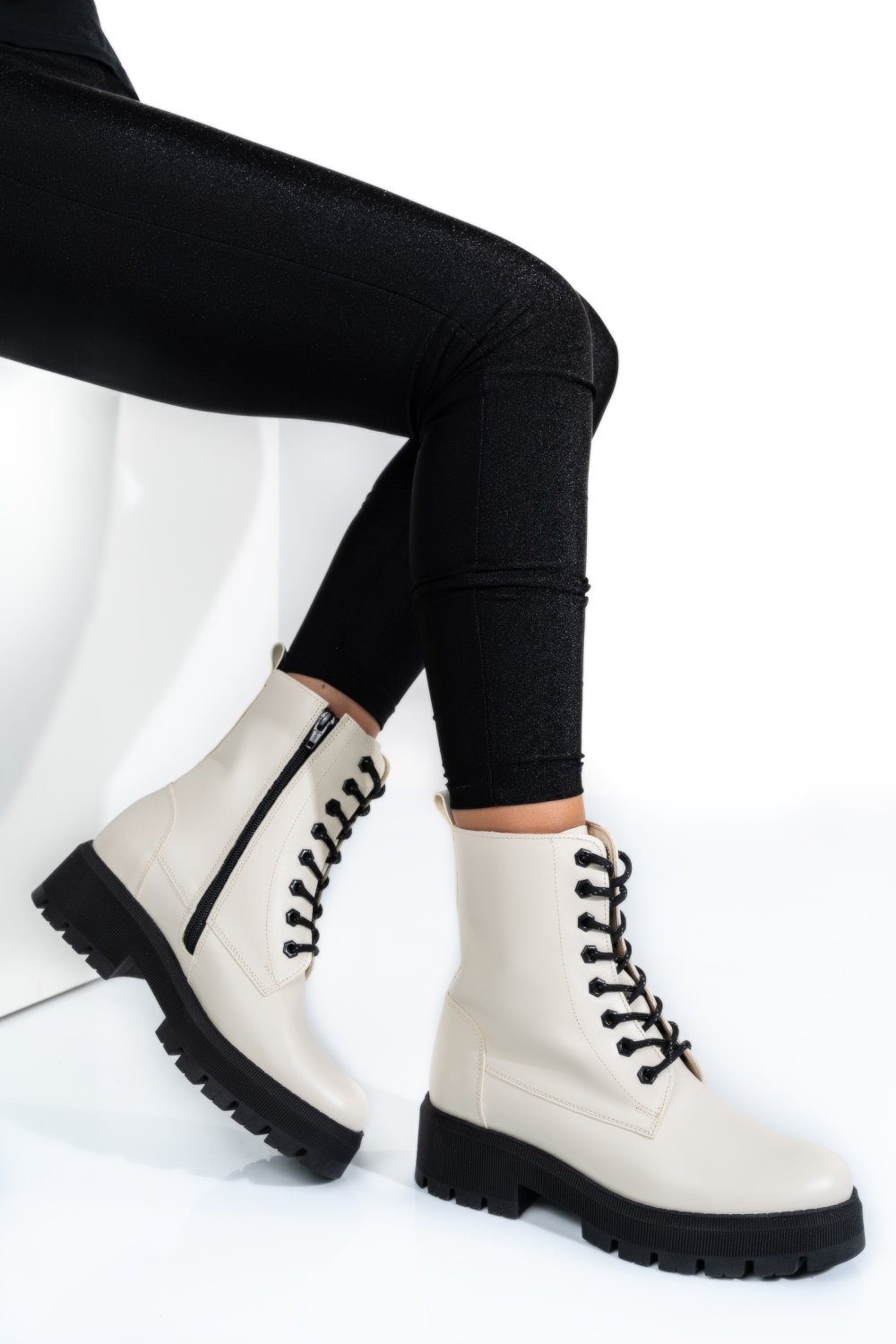 GHETE BEJ TALPA NEAGRA PIELE NATURALA 1S7730