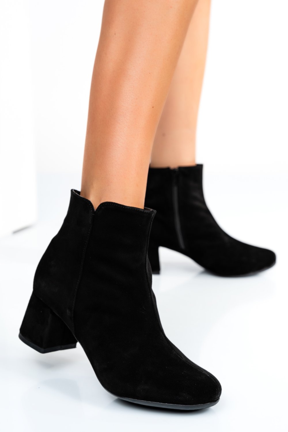 BOTINE DAMA PIELE NATURALA INTOARSA NEGRE 7S7721