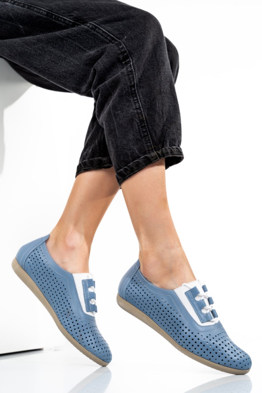 PANTOFI ALBASTRI PIELE NATURALA 1PC153