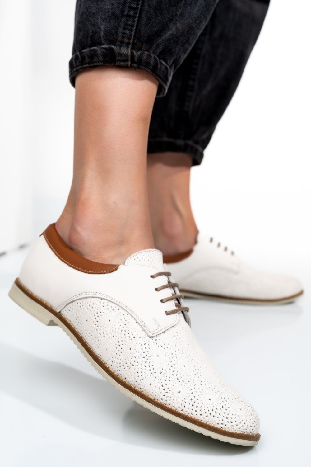 PANTOFI BEJ PIELE NATURALA 1PC12008