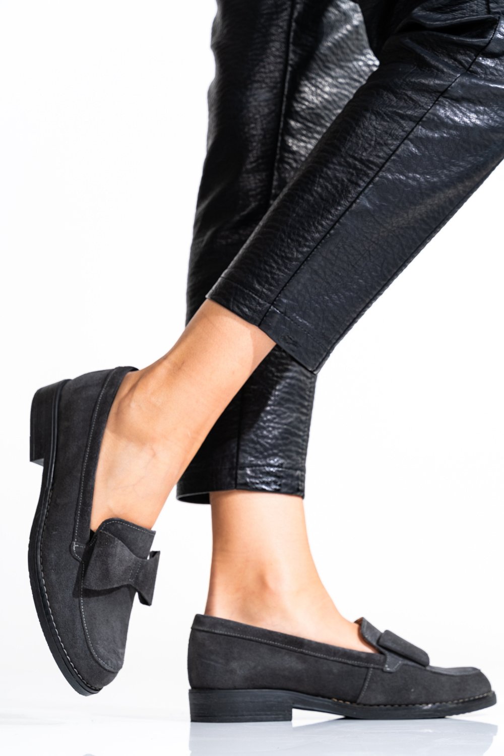 MOCASINI GRI INCHIS PIELE NATURALA INTOARSA 2S77110