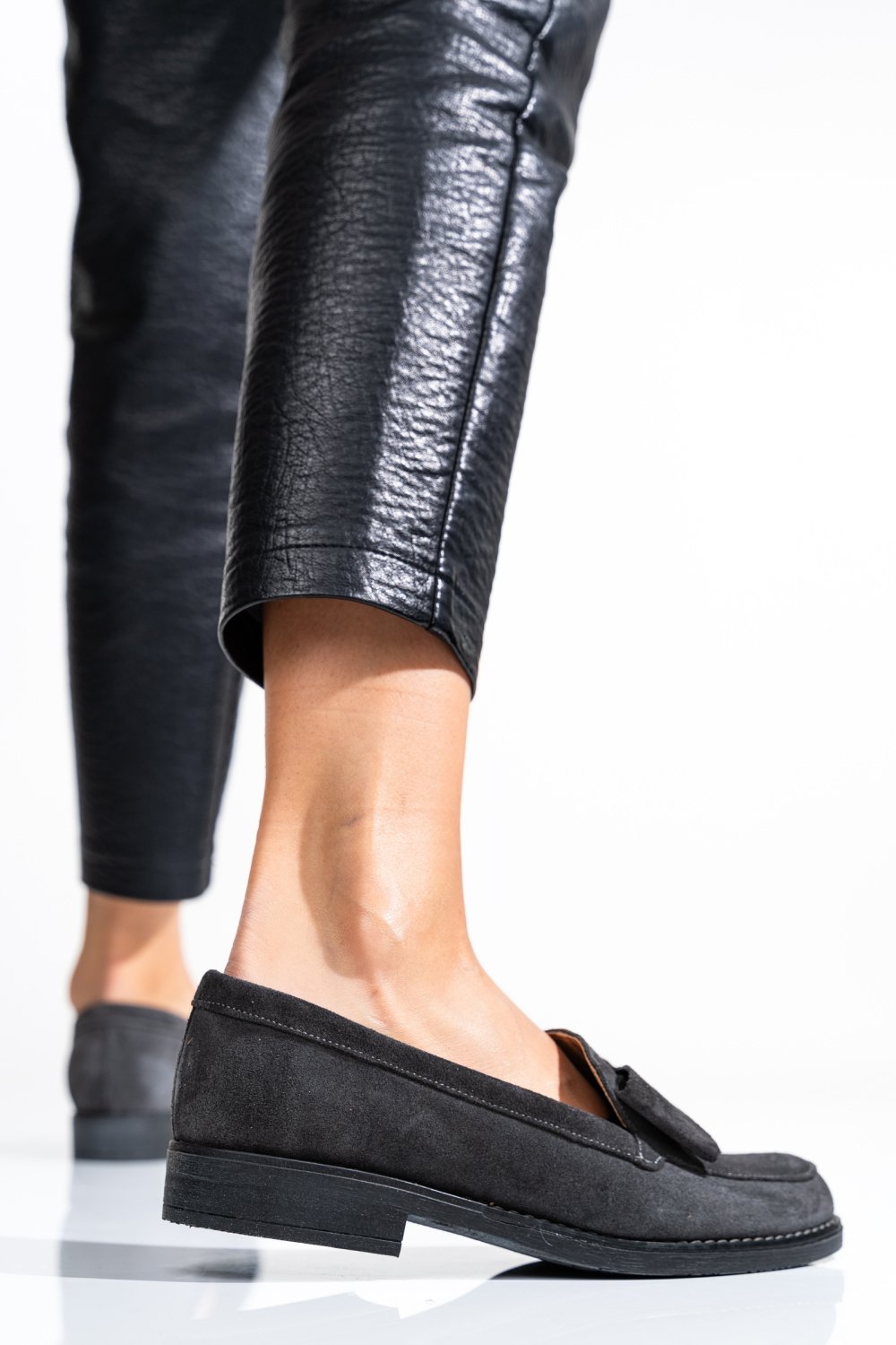 MOCASINI GRI INCHIS PIELE NATURALA INTOARSA 2S77110