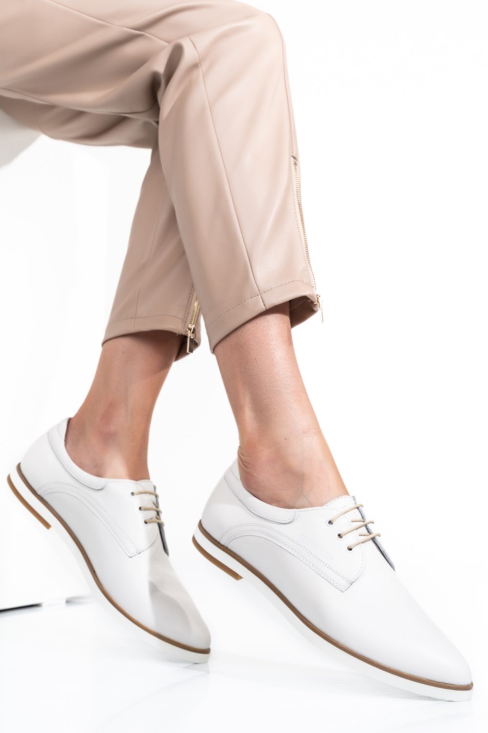 PANTOFI ALBI PIELE NATURALA 9PC01