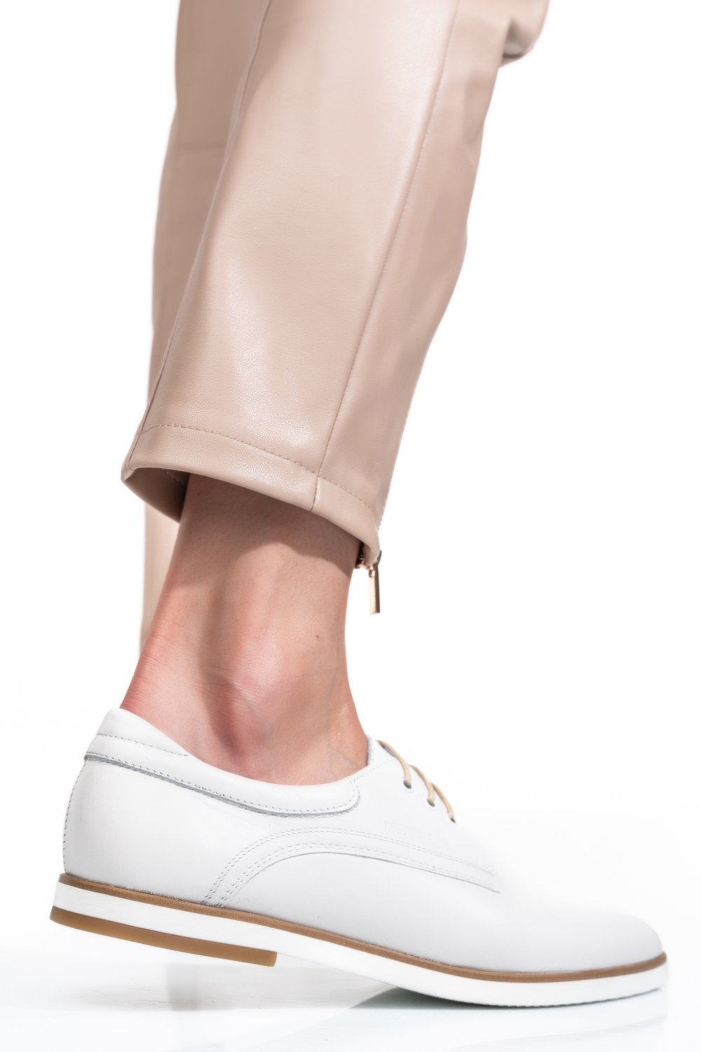 PANTOFI ALBI PIELE NATURALA 9PC01