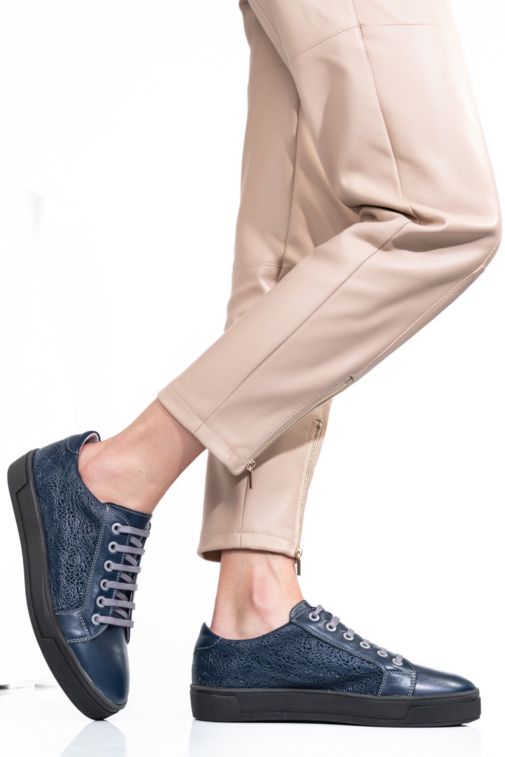 PANTOFI ALBASTRI PIELE NATURALA 9PC02