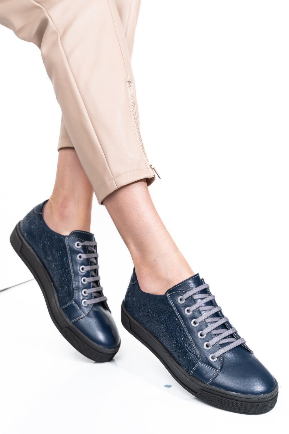 PANTOFI ALBASTRI PIELE NATURALA 9PC02