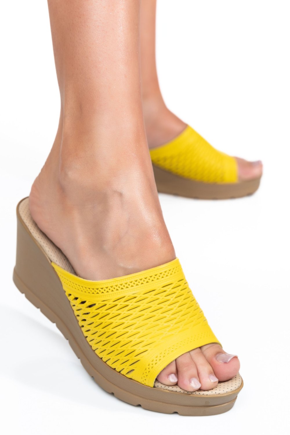 SANDALE GALBENE PIELE NATURALA 1PC73801