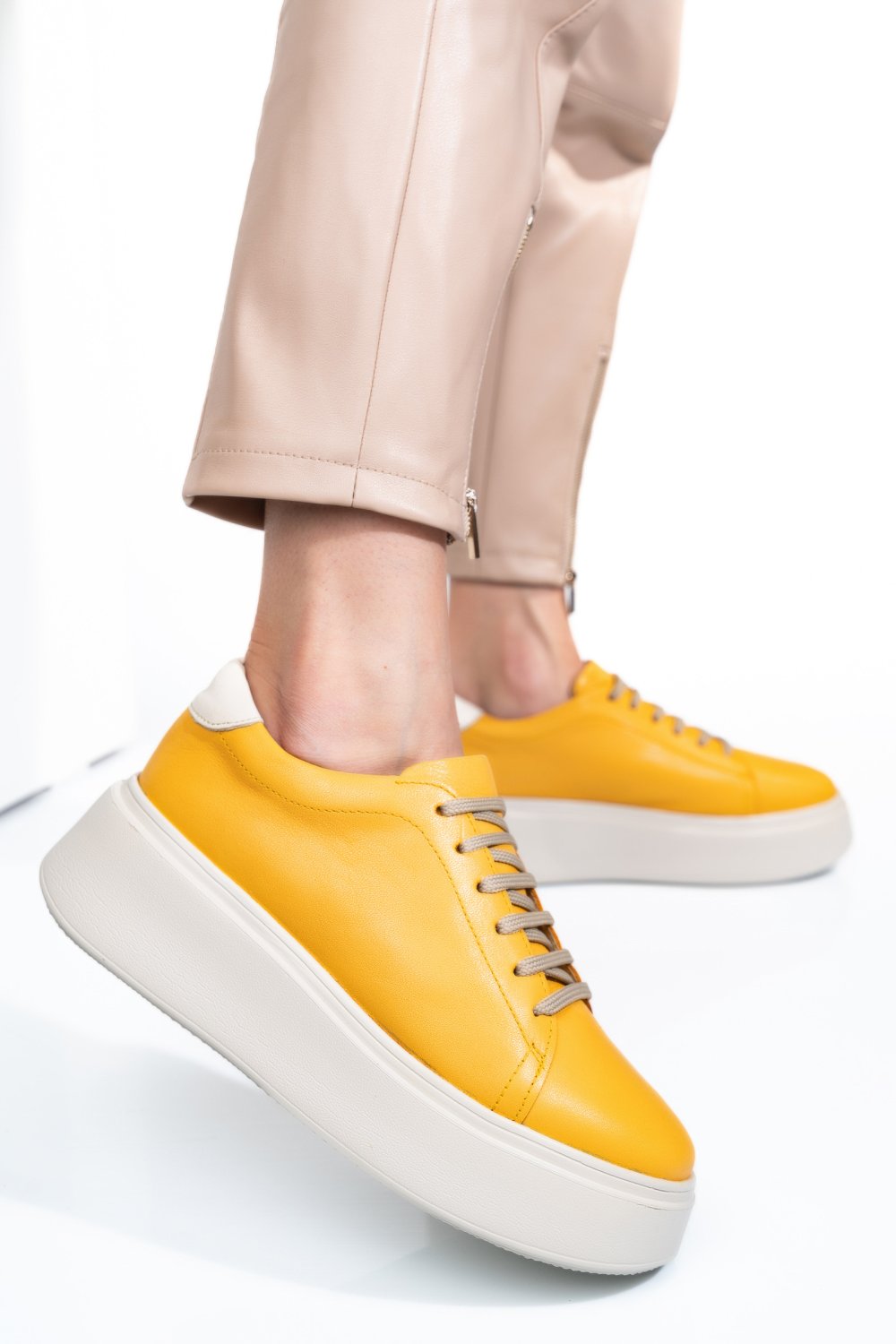 PANTOFI GALBENI PIELE NATURALA 2S7741610NP