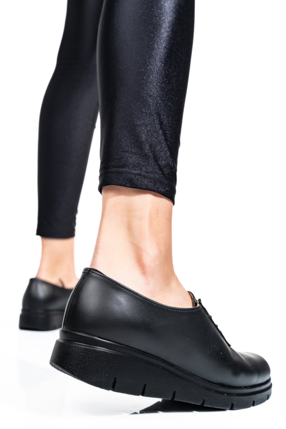 PANTOFI NEGRI PIELE NATURALA 2PC030