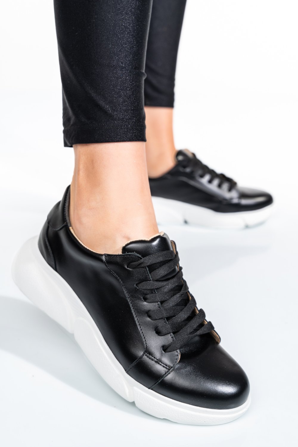 PANTOFI SPORT NEGRU ALB PIELE NATURALA 3S77011B