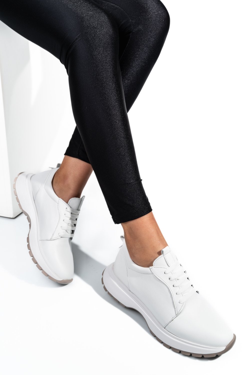 PANTOFI SPORT ALBI PIELE NATURALA 241613NP