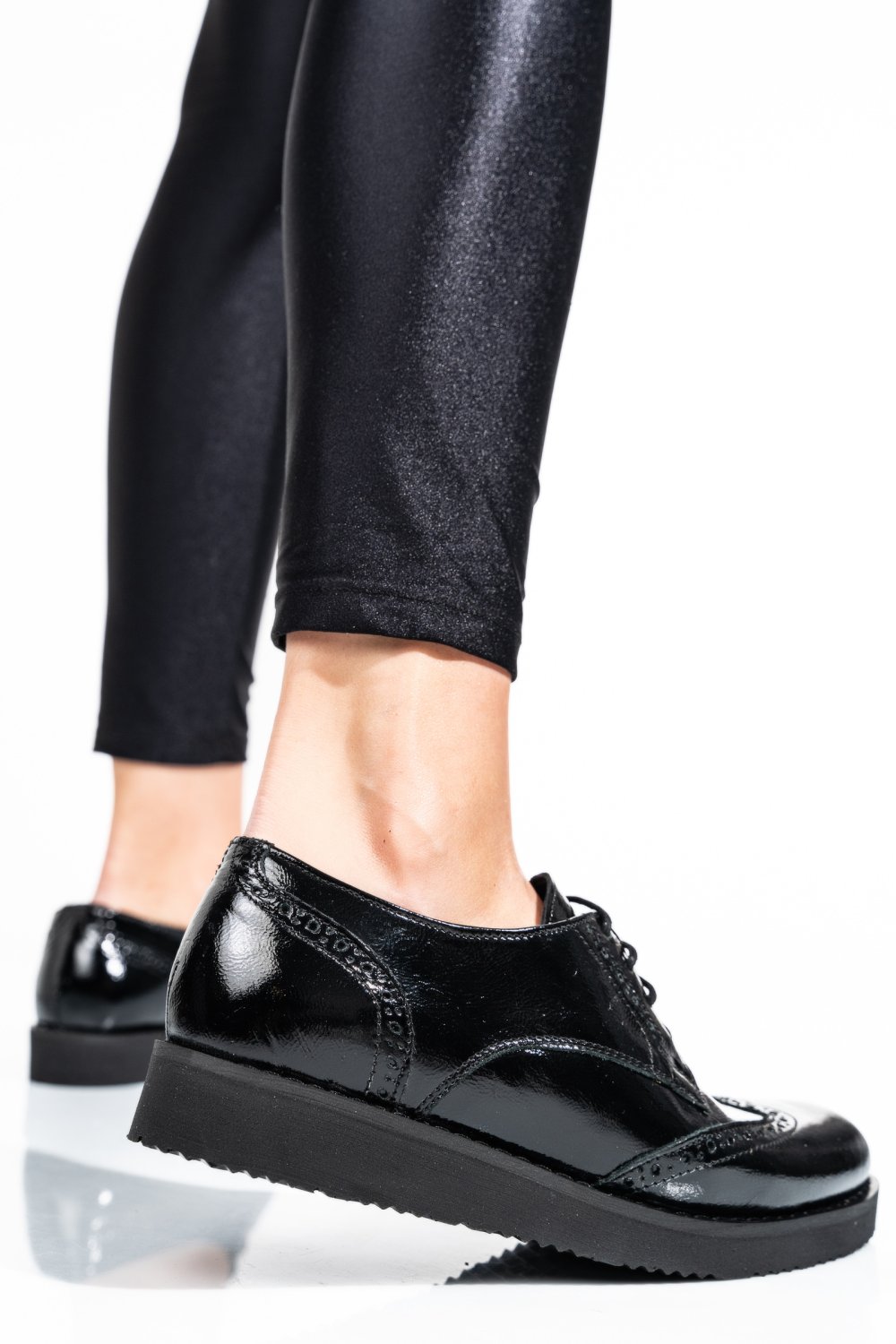 PANTOFI NEGRI PIELE NATURALA LACUITA 171611NPK