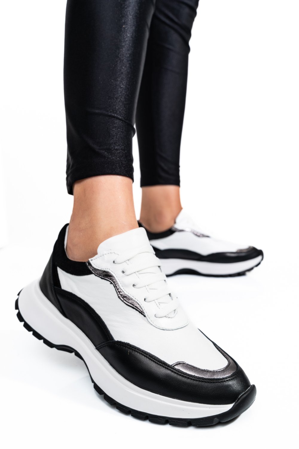 PANTOFI SPORT NEGRU ALB PIELE NATURALA 241614NP