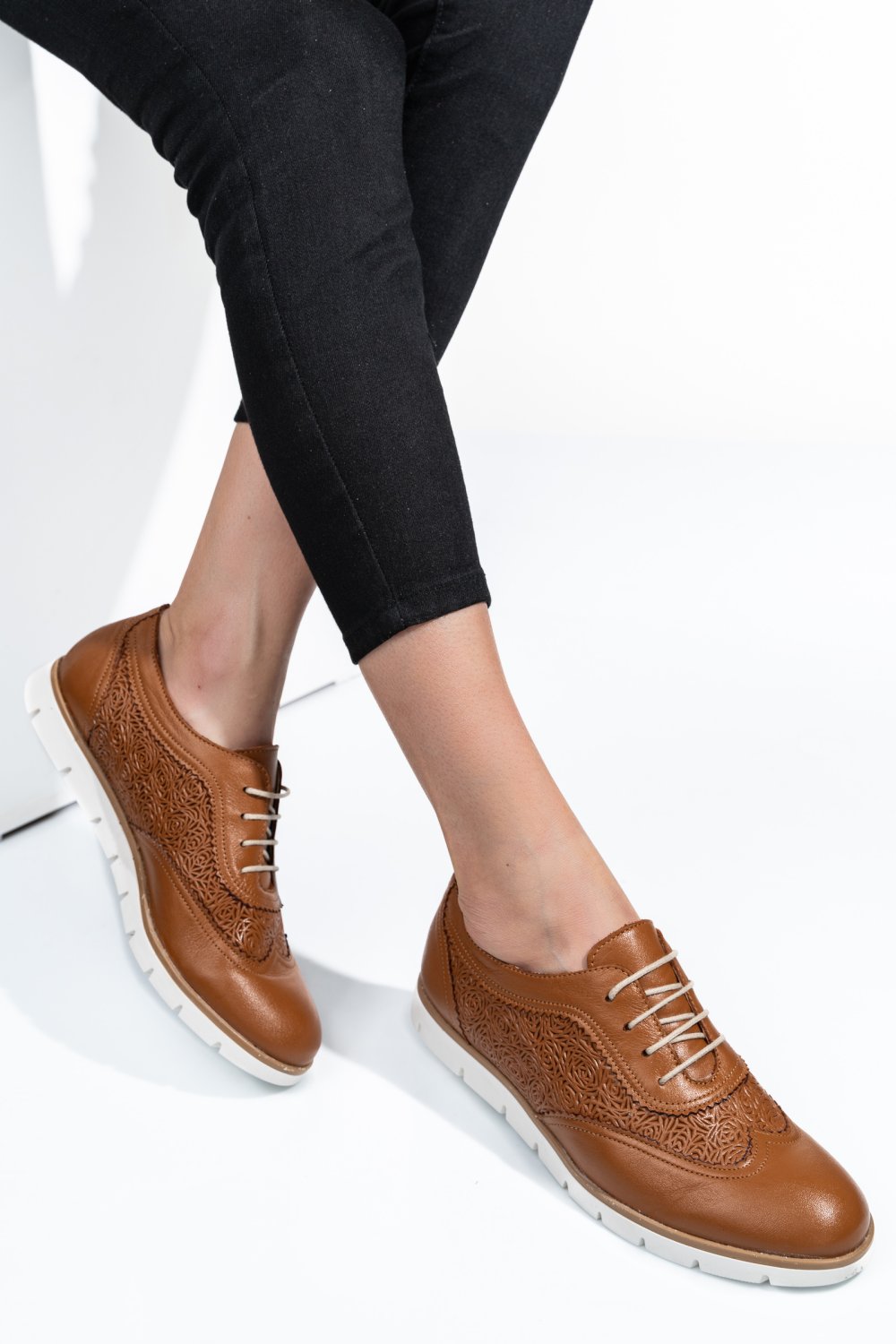 PANTOFI BEJ PIELE NATURALA 9PC00