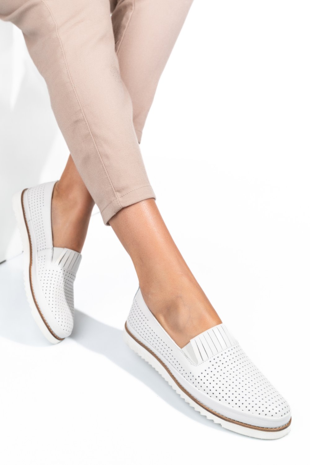 MOCASINI ALBI PIELE NATURALA 2PC36