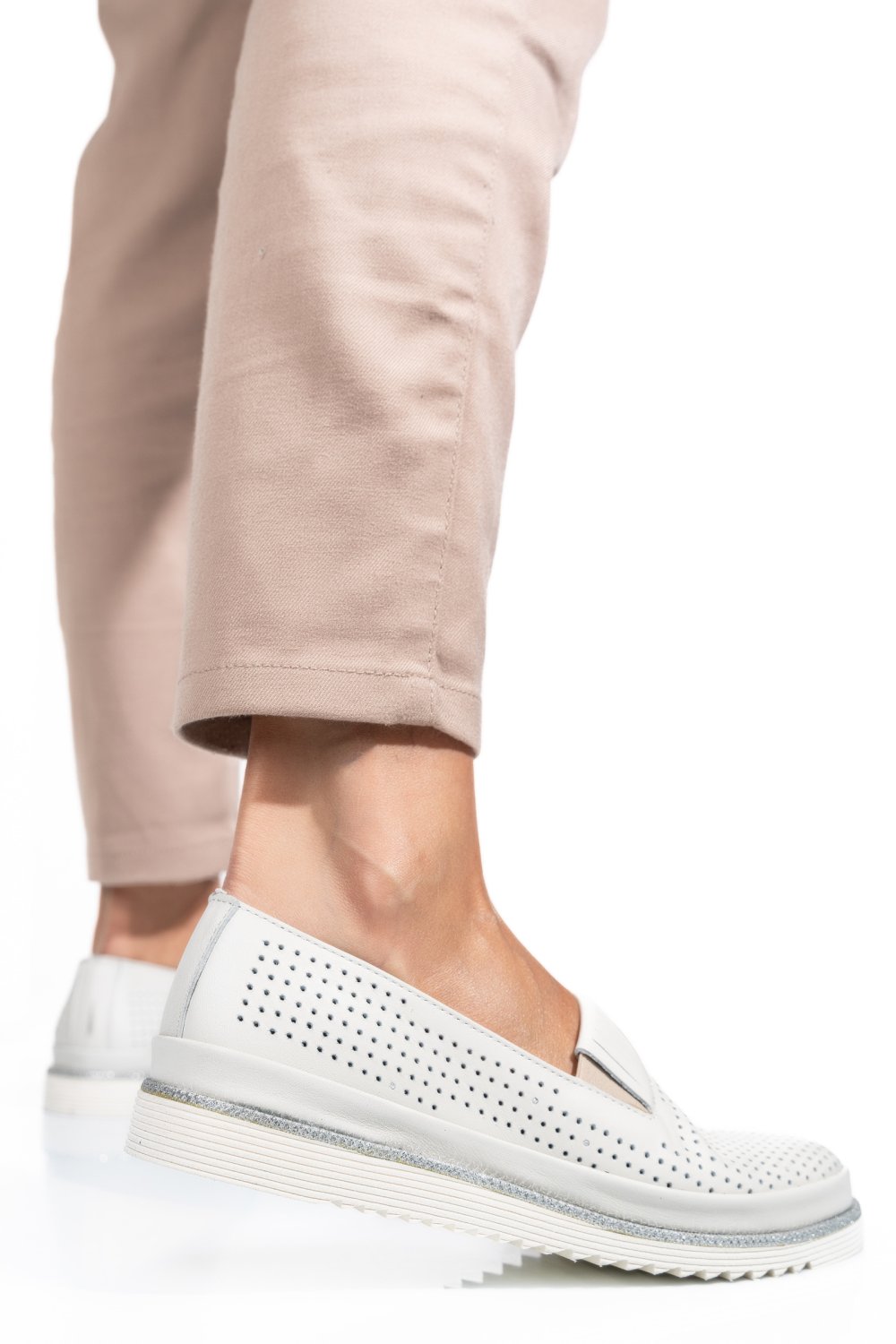 MOCASINI ALB ARGINTIU PIELE NATURALA 2PC36