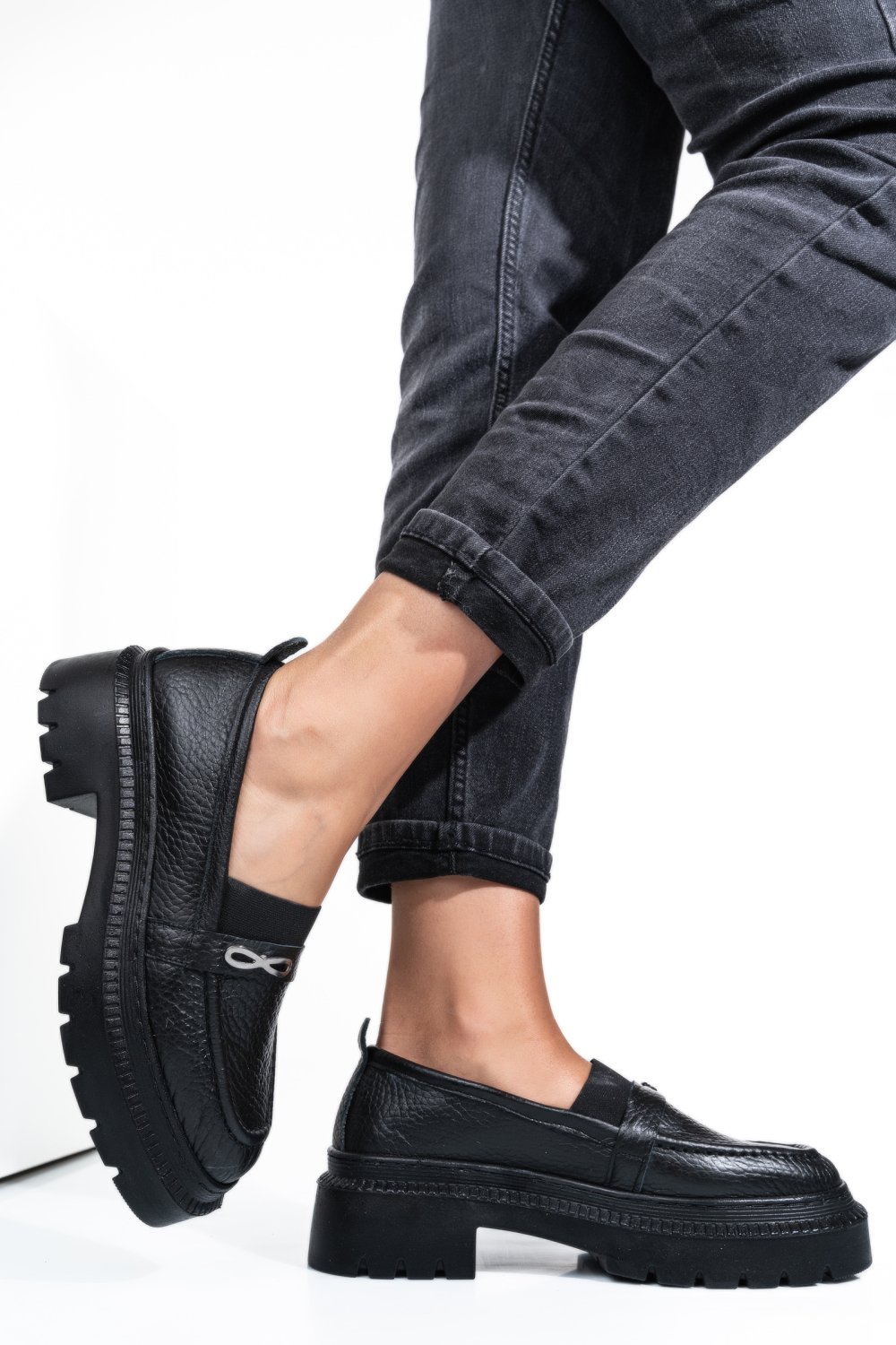 MOCASINI NEGRI PIELE NATURALA IPCBM006