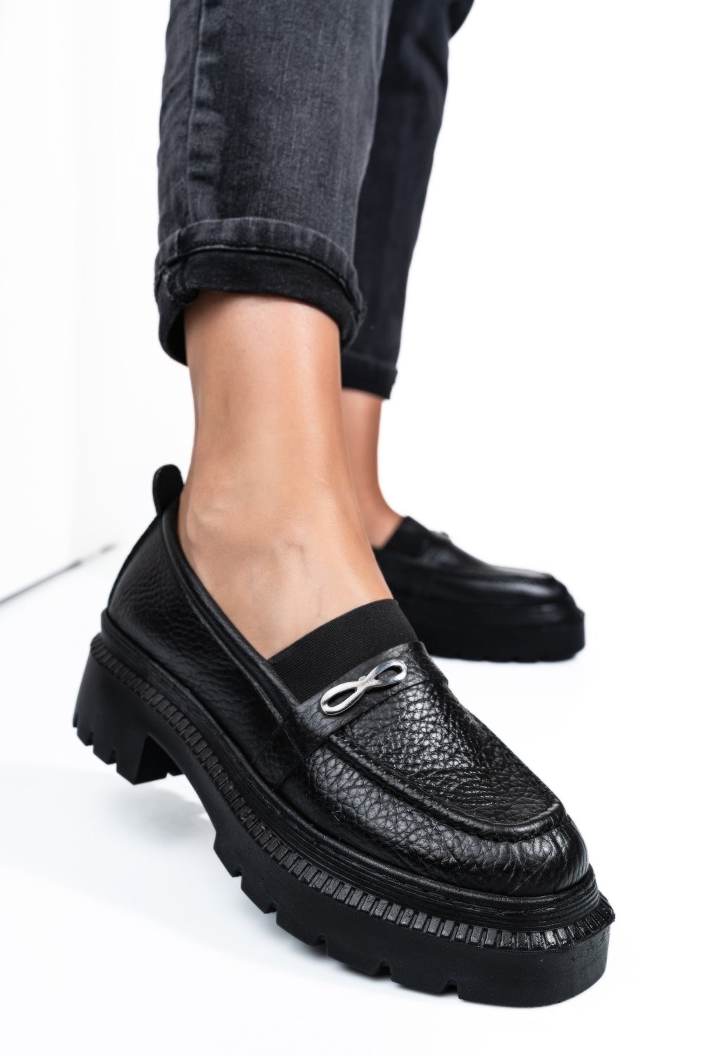 MOCASINI NEGRI PIELE NATURALA IPCBM006