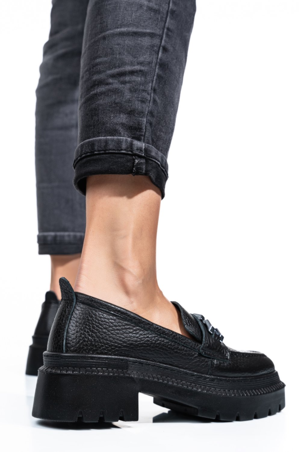 MOCASINI NEGRI PIELE NATURALA IPCBM004