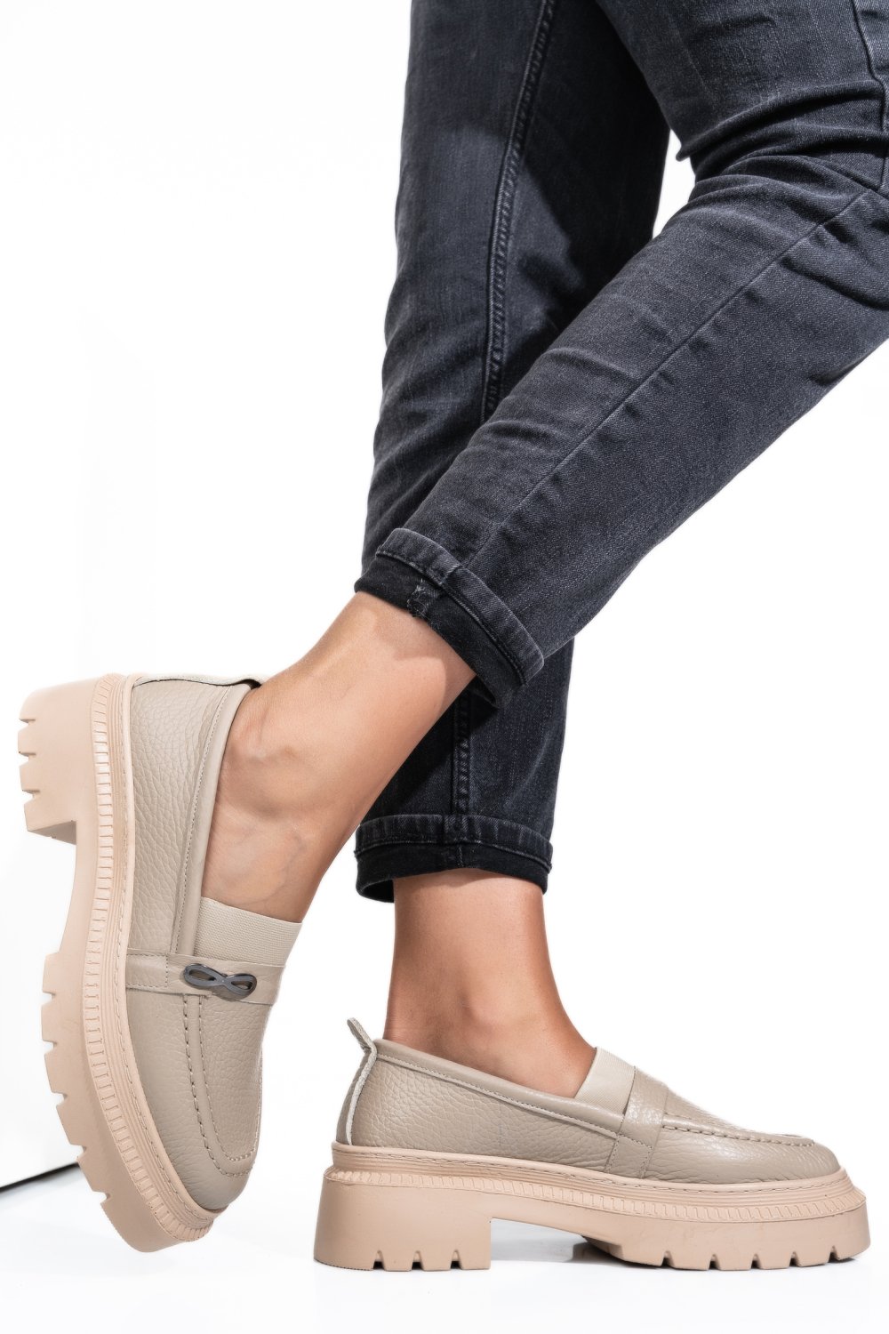 MOCASINI BEJ PIELE NATURALA IPCBM011